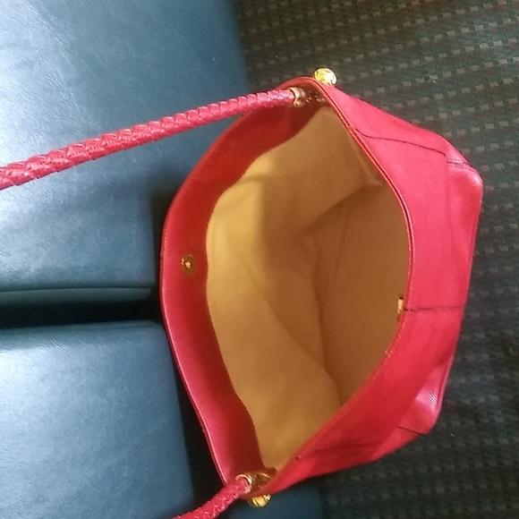 SOLD. 💕Bottega Veneta Red Leather Intrecciato Hobo Bag - Picture 3 of 15